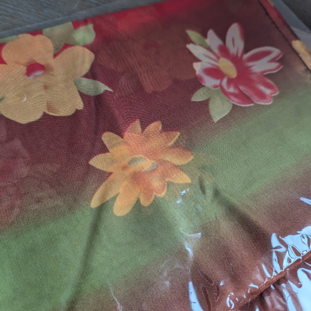 NIP Exquisite Multicolor Scarf - Picture 2 of 3